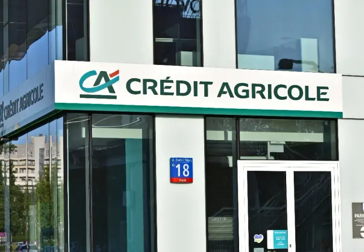 Jak uruchomić debet w Credit Agricole i uniknąć nieprzyjemnych niespodzianek
