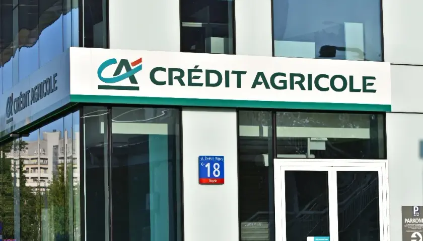 Jak uruchomić debet w Credit Agricole i uniknąć nieprzyjemnych niespodzianek